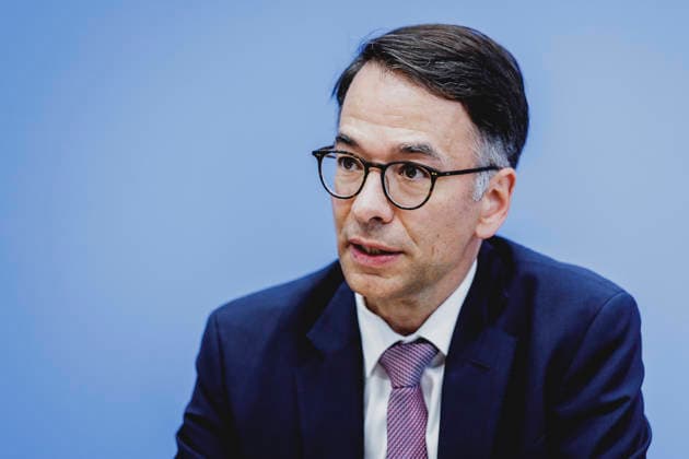 Christian Heinz, Minister der Justiz und fuer den Rechtsstaat in Hessen, aufgenommen im Rahmen der Pressekonferenz zum Thema Entschieden gegen Antisemitismus: Gutachten zum Gesetzentwurf zur Strafbarkeit der Leugnung des Existenzrechts Israels in Berlin, 05.10.2026. Berlin Deutschland Copyright: xFlorianxGaertnerx