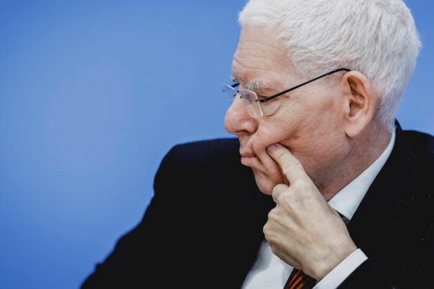 Josef Schuster, Praesident des Zentralrates der Juden in Deutschland, aufgenommen im Rahmen der Pressekonferenz zum Thema Entschieden gegen Antisemitismus: Gutachten zum Gesetzentwurf zur Strafbarkeit der Leugnung des Existenzrechts Israels in Berlin, 05.10.2026. Berlin Deutschland Copyright: xFlorianxGaertnerx