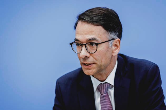 Christian Heinz, Minister der Justiz und fuer den Rechtsstaat in Hessen, aufgenommen im Rahmen der Pressekonferenz zum Thema Entschieden gegen Antisemitismus: Gutachten zum Gesetzentwurf zur Strafbarkeit der Leugnung des Existenzrechts Israels in Berlin, 05.10.2026. Berlin Deutschland Copyright: xFlorianxGaertnerx