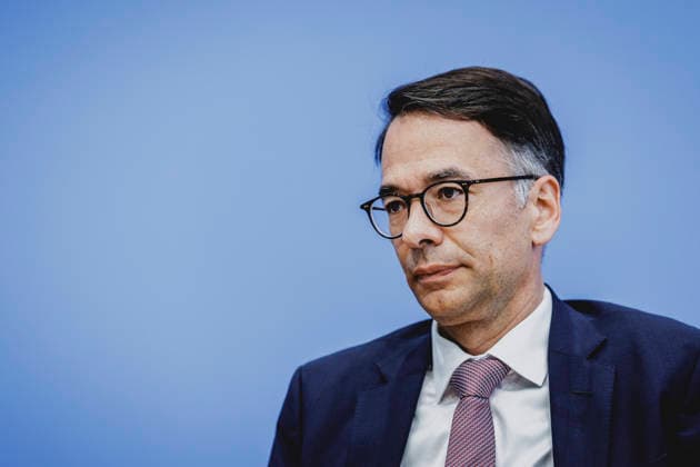 Christian Heinz, Minister der Justiz und fuer den Rechtsstaat in Hessen, aufgenommen im Rahmen der Pressekonferenz zum Thema Entschieden gegen Antisemitismus: Gutachten zum Gesetzentwurf zur Strafbarkeit der Leugnung des Existenzrechts Israels in Berlin, 05.10.2026. Berlin Deutschland Copyright: xFlorianxGaertnerx