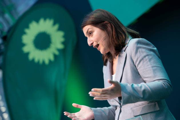 Yazguelue ZEYBEK (Yazgülü Zeybek), Landesvorsitzende Buendnis 90 die Gruenen, Bündnis 90 die Grünen in NRW, bei ihrer Rede Pressekonferenz von Buendnis 90 die Gruenen zur Aufstellung fuer die Landtagswahl 2027 in NRW, 05.10.2026,