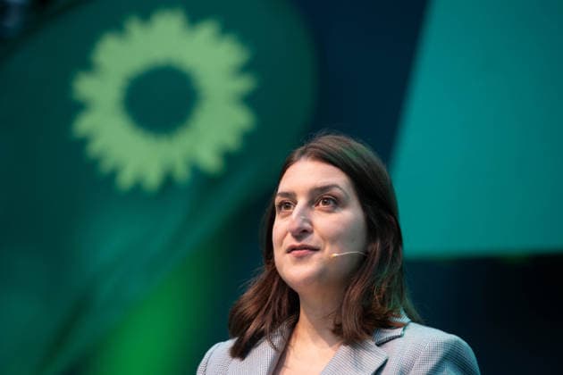 Yazguelue ZEYBEK (Yazgülü Zeybek), Landesvorsitzende Buendnis 90 die Gruenen, Bündnis 90 die Grünen in NRW, bei ihrer Rede Pressekonferenz von Buendnis 90 die Gruenen zur Aufstellung fuer die Landtagswahl 2027 in NRW, 05.10.2026,
