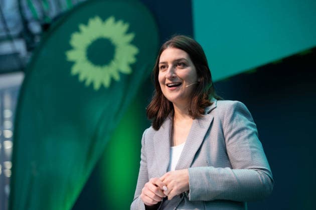 Yazguelue ZEYBEK (Yazgülü Zeybek), Landesvorsitzende Buendnis 90 die Gruenen, Bündnis 90 die Grünen in NRW, bei ihrer Rede Pressekonferenz von Buendnis 90 die Gruenen zur Aufstellung fuer die Landtagswahl 2027 in NRW, 05.10.2026,