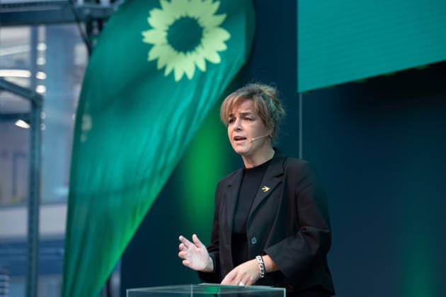 Mona NEUBAUR will ihre Partei als Spitzenkandidatin in die Landtagswahl 2027 in NRW fuehren, bei ihrer Rede Mona NEUBAUR, Buendnis 90 die Gruenen, Ministerin fuer Wirtschaft, Industrie, Klimaschutz und Energie, stellv. Ministerpraesidentin des Landes Nordrhein-Westfalen. Pressekonferenz von Buendnis 90 die Gruenen zur Aufstellung fuer die Landtagswahl 2027 in NRW, 05.10.2026,