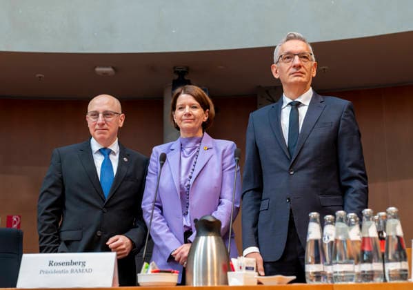 Anhörung der Nachrichtendienste EUR, Deutschland, Berlin, 05.10.2026: (l-r) Sinan Selen, Präsident des Bundesamtes für Verfassungsschutz , Martina Rosenberg, Präsidentin des Bundesamtes für den Militärischen Abschirmdienst und Martin Jäger, Präsident des BundesnachrichtendienstesAnhörung der Präsidenten der Nachrichtendienste des Bundes. Das Parlamentarische Kontrollgremium kontrolliert die nachrichtendienstliche Tätigkeit des Bundes.