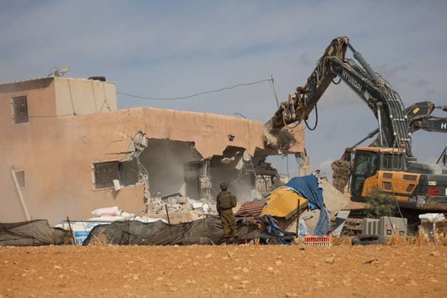 Israeli forces demolish Palestinian home near Hebron AL-DEIRAT, MASAFER YATTA, OCCUPIED WEST BANK, OCTOBER 5, 2026: Israeli forces demolish a Palestinian home in the village of Al-Deirat, east of Yatta and south of Hebron. Israeli authorities carried out the demolition on the grounds that the house had been built without a permit in Area C of the occupied West Bank. AL-DEIRAT Palestine, State of Copyright: x xMosabxshawerx xJNAxPressx