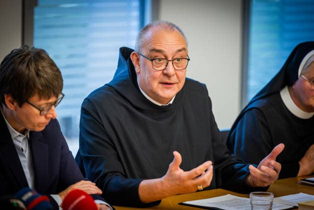 Bischof Dominicus Meier, Bischof von Osnabrueck, spricht waehrend einer Pressekonferenz der Bistuemer Muenster (Münster) und Osnabrueck (Osnabrück) sowie der Deutschen Bischofskonferenz und Thuiner Franziskanerinnen zu den Ergebnissen einer Studie ueber geistlichen Missbrauch in katholischen geistlichen Gemeinschaften am 5. Oktober 2026 in Muenster (Münster) (Foto vom 05.10.2026). (Siehe epd-Meldungen vom 05.10.2026) EDITORIAL USE ONLY