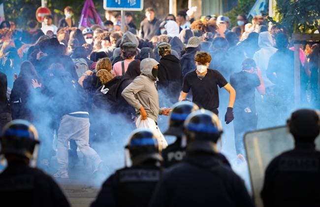 High School Students Protest PHOTOPQR SUD OUEST sounalet sounalet Jean Christophe Sounalet La Rochelle October 5, 2026 on October 5, 2026 High School Students Protest at Dautet High School and Place Verdun, France Fires have broken out at several schools in France, as students protest by blocking access to educational institutions nationwide over school funding and learning conditions La Rochelle CHARENTE MARITIME France  Copyright: xPHOTOPQR SUDxOUEST MAXPPPxJean-ChristophexSounaletx 20261005SDO9991 20261005SDO9991