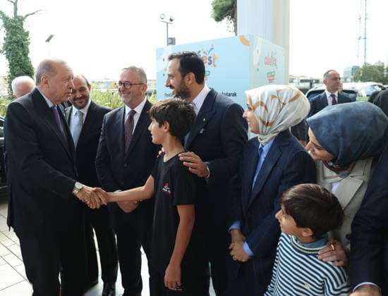 Turkish President Recep Tayyip Erdogan ISTANBUL, TURKIYE - OCTOBER 5: (----EDITORIAL USE ONLY - MANDATORY CREDIT - TURKISH PRESIDENCY MUSTAFA KAMACI HANDOUT - NO MARKETING NO ADVERTISING CAMPAIGNS - DISTRIBUTED AS A SERVICE TO CLIENTS----) Turkish President Recep Tayyip Erdogan greets AK Party Istanbul Provincial Chair Abdullah Ozdemir as he attends the AileFest held at Rami Library in Istanbul, Turkiye, on October 5, 2026. TUR Presidency Mustafa Kamaci Anadolu Istanbul Turkey. Editorial use only. Please get in touch for any other usage.  Copyright: x2026xAnadoluxTURxPresidencyx xMustafaxKamacix