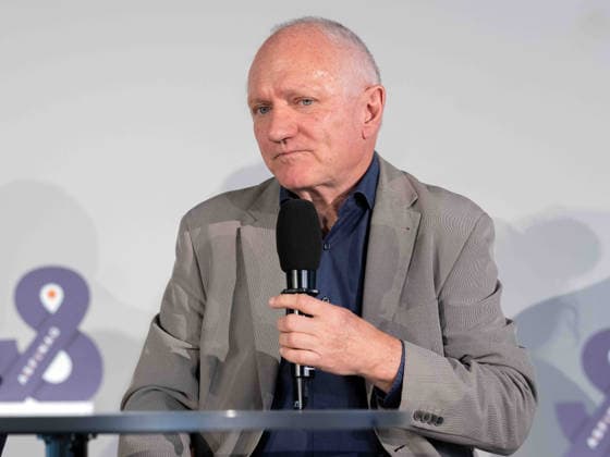 2026-10-05-Pressekonferenz-Buchpräsentation Bertrand Perz (Institut für Zeitgeschichte der Universität Wien) am 5. Oktober 2026 bei der Pressekonferenz zur Buchpräsentation Autobahnbau in Österreich unter NS-Herrschaft. in der ASFINAG in Wien, Wien, Österreich.