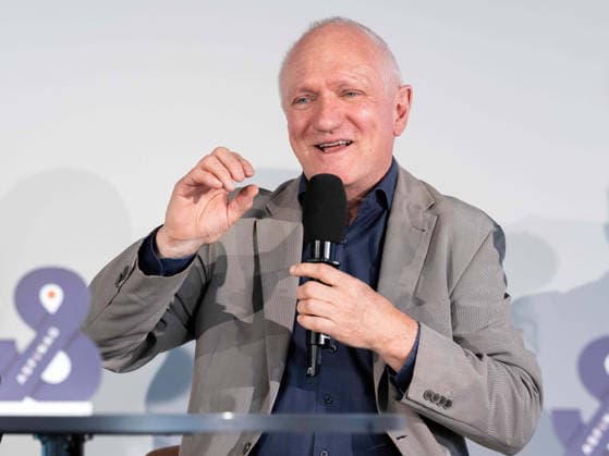 2026-10-05-Pressekonferenz-Buchpräsentation Bertrand Perz (Institut für Zeitgeschichte der Universität Wien) am 5. Oktober 2026 bei der Pressekonferenz zur Buchpräsentation Autobahnbau in Österreich unter NS-Herrschaft. in der ASFINAG in Wien, Wien, Österreich.