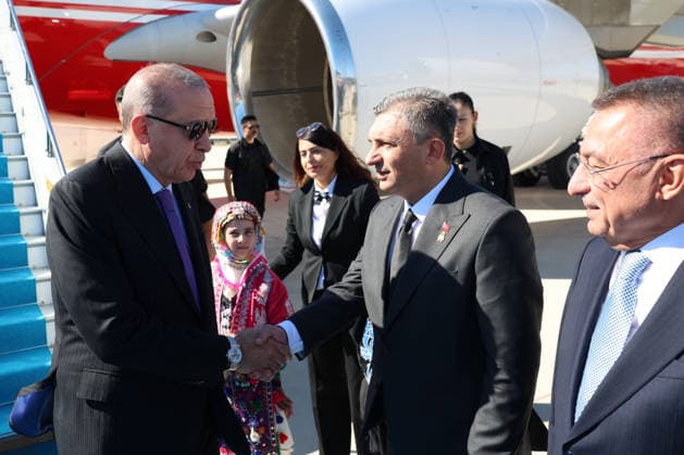 Turkish President Recep Tayyip Erdogan ANTALYA, TURKIYE - OCTOBER 05: (----EDITORIAL USE ONLY - MANDATORY CREDIT - TURKISH PRESIDENCY MURAT KULA HANDOUT - NO MARKETING NO ADVERTISING CAMPAIGNS - DISTRIBUTED AS A SERVICE TO CLIENTS----) Turkish President Recep Tayyip Erdogan is greeted by Hulusi Sahin, Governor of Antalya upon his arrival at Antalya Airport to attend various programs and events in Antalya, Turkiye on October 05, 2026. TUR Presidency Murat Kula Anadolu Antalya Turkey. Editorial use only. Please get in touch for any other usage.  Copyright: x2026xAnadoluxTURxPresidencyx MuratxKulax
