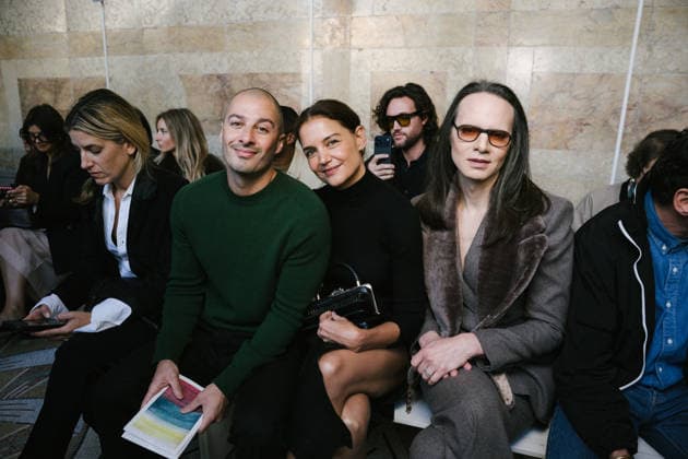 Katie Holmes and her partner Jason Bard Yarmosky, Jordan Roth at the Gabriela Hearst Women’s Ready-to-Wear Spring Summer 2027 Collection fashion show during Paris Fashion Week, on October 5, 2026. Sam Delpech Bestimage Celebrities at the Gabriela Hearst Women’s Ready-to-Wear Spring Summer 2027 Collection fashion show, during Paris Fashion Week, on October 5, 2026, Paris, France  Copyright: xSamxDelpechx xBestimagexSamxDelpechx xBestimagex