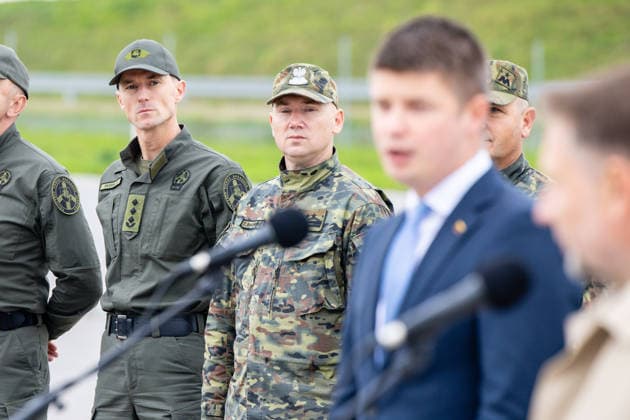 Martyno Katelyno ir Marcino Kierwinskio susutikimas Budzisko pasienio kontroles punkte.2026-10-05, Budzisko Copyright: xTeodorasxBiliÅ«nas BNSx