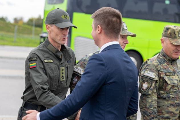 Martyno Katelyno ir Marcino Kierwinskio susutikimas Budzisko pasienio kontroles punkte.2026-10-05, Budzisko Copyright: xTeodorasxBiliÅ«nas BNSx