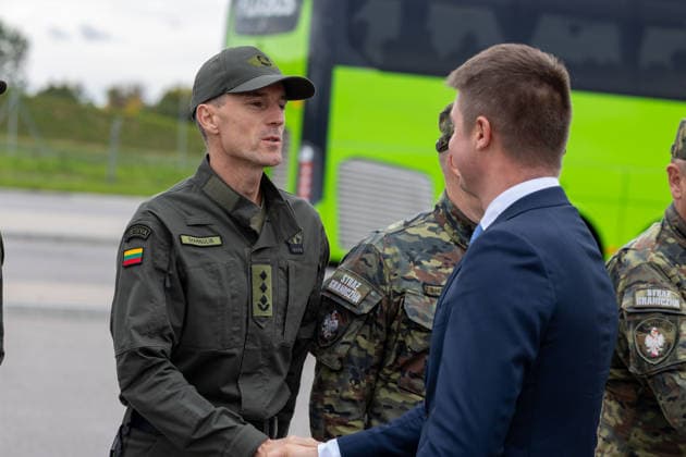 Martyno Katelyno ir Marcino Kierwinskio susutikimas Budzisko pasienio kontroles punkte.2026-10-05, Budzisko Copyright: xTeodorasxBiliÅ«nas BNSx