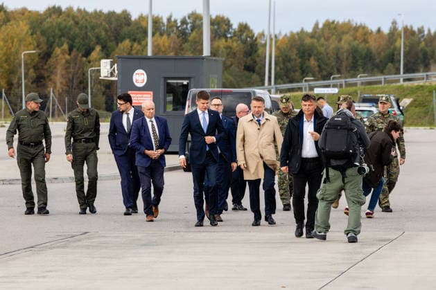 Martyno Katelyno ir Marcino Kierwinskio susutikimas Budzisko pasienio kontroles punkte.2026-10-05, Budzisko Copyright: xTeodorasxBiliÅ«nas BNSx
