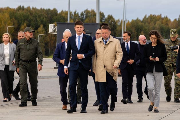 Martyno Katelyno ir Marcino Kierwinskio susutikimas Budzisko pasienio kontroles punkte.2026-10-05, Budzisko Copyright: xTeodorasxBiliÅ«nas BNSx