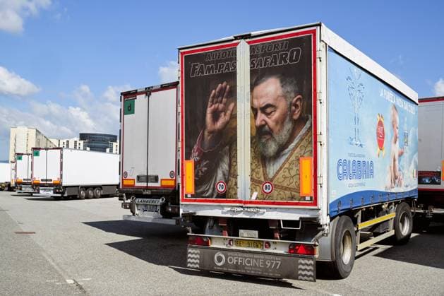 October 5, 2026, Catanzaro, Catanzaro, Italy: A group of truck drivers, traders and representatives of the agricultural sector protested against the high cost of living and fuel at the headquarters of the Regional Citadel in Catanzaro, 05 10 2026 Catanzaro Italy  - ZUMAa289 20261005_zia_a289_051 Copyright: xValeriaxFerrarox xAgfx