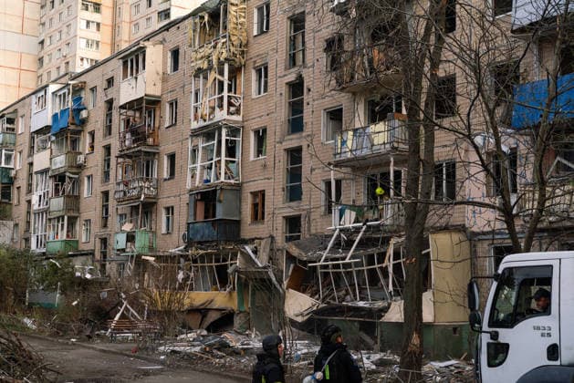 Russian missile attack on Ukraine s Kharkiv KHARKIV, UKRAINE - OCTOBER 5: A view of destruction as firefighters and emergency service workers operate at the site of a residential building struck by a guided bomb in Kharkiv, Ukraine on October 5, 2026. A guided bomb hit a residential building, killing at least two people and injuring over 30 others. The strike destroyed several parked vehicles and damaged more than 40 surrounding houses, with search, rescue, and cleanup operations ongoing by police, firefighters, and volunteers. Carlo Bravo Anadolu Kharkiv Ukraine. Editorial use only. Please get in touch for any other usage.  Copyright: x2026xAnadoluxCarloxBravox