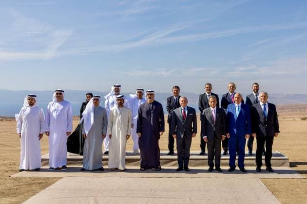 Jordan’s King and Abu Dhabi Crown Prince Launch Railway Project Jordan’s King Abdullah II and Abu Dhabi Crown Prince Sheikh Khaled bin Mohamed bin Zayed Al Nahyan attend the cornerstone-laying ceremony for the Aqaba–Shidiya–Ma’an railway project in Jordan on October 5, 2026. The project is intended to strengthen rail transport links between production areas and ports and support the movement of goods. Photo by Royal Hashemite Court apaimages Amman Amman Jordan 051026_Jordan_JPO_00(3) Copyright: xapaimagesxRoyalxHashemitexCourtxx xapaimagesx