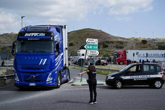 October 5, 2026, Catanzaro, Catanzaro, Italy: A group of truck drivers, traders and representatives of the agricultural sector protested against the high cost of living and fuel at the headquarters of the Regional Citadel in Catanzaro, 05 10 2026 Catanzaro Italy  - ZUMAa289 20261005_zia_a289_117 Copyright: xValeriaxFerrarox xAgfx