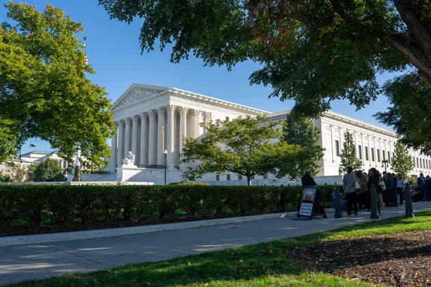 October 5, 2026, Washington, Dc, USA: Scenes from the Supreme Court as the new term begins with a case on climate change being the first heard on October 5, 2026. Washington USA - ZUMAl312 20261005_znp_l312_004 Copyright: xAndrewxLeydenx
