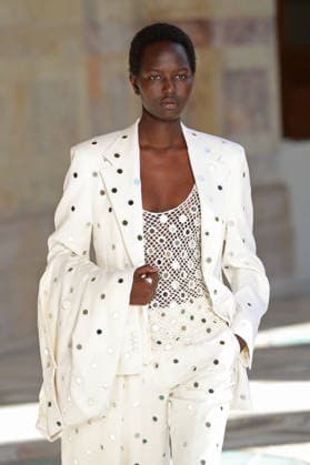 PFW - Gabriela Hearst Runway A model walks the runway during Gabriela Hearst Women s Spring Summer 2027 show as part of Paris Fashion Week on October 5, 2026 in Paris, France. Photo by Alain-Gil Gonzalez ABACAPRESS.COM Paris France  Copyright: xGonzalezxAlain-Gil ABACAx