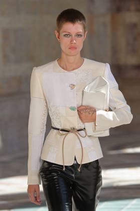 PFW - Gabriela Hearst Runway A model walks the runway during Gabriela Hearst Women s Spring Summer 2027 show as part of Paris Fashion Week on October 5, 2026 in Paris, France. Photo by Alain-Gil Gonzalez ABACAPRESS.COM Paris France  Copyright: xGonzalezxAlain-Gil ABACAx
