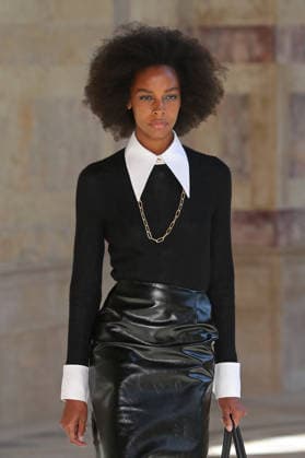 PFW - Gabriela Hearst Runway A model walks the runway during Gabriela Hearst Women s Spring Summer 2027 show as part of Paris Fashion Week on October 5, 2026 in Paris, France. Photo by Alain-Gil Gonzalez ABACAPRESS.COM Paris France  Copyright: xGonzalezxAlain-Gil ABACAx