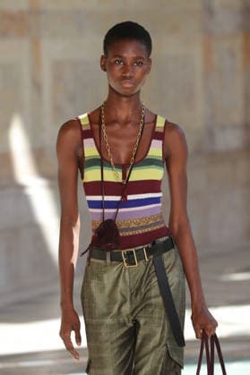PFW - Gabriela Hearst Runway A model walks the runway during Gabriela Hearst Women s Spring Summer 2027 show as part of Paris Fashion Week on October 5, 2026 in Paris, France. Photo by Alain-Gil Gonzalez ABACAPRESS.COM Paris France  Copyright: xGonzalezxAlain-Gil ABACAx