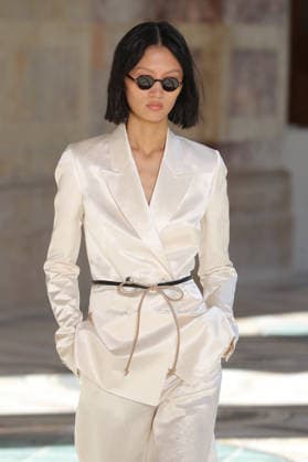 PFW - Gabriela Hearst Runway A model walks the runway during Gabriela Hearst Women s Spring Summer 2027 show as part of Paris Fashion Week on October 5, 2026 in Paris, France. Photo by Alain-Gil Gonzalez ABACAPRESS.COM Paris France  Copyright: xGonzalezxAlain-Gil ABACAx