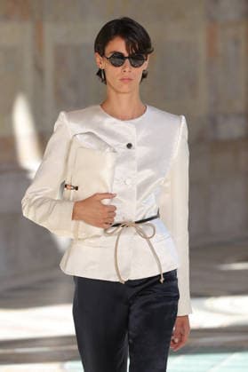 PFW - Gabriela Hearst Runway A model walks the runway during Gabriela Hearst Women s Spring Summer 2027 show as part of Paris Fashion Week on October 5, 2026 in Paris, France. Photo by Alain-Gil Gonzalez ABACAPRESS.COM Paris France  Copyright: xGonzalezxAlain-Gil ABACAx