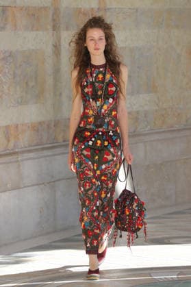 PFW - Gabriela Hearst Runway A model walks the runway during Gabriela Hearst Women s Spring Summer 2027 show as part of Paris Fashion Week on October 5, 2026 in Paris, France. Photo by Alain-Gil Gonzalez ABACAPRESS.COM Paris France  Copyright: xGonzalezxAlain-Gil ABACAx