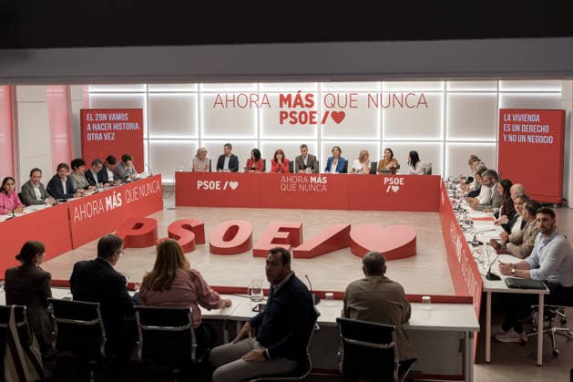 Sánchez Chairs the Meeting of the PSOE’s Federal Executive Committee The Prime Minister and Secretary-General of the PSOE, Pedro Sánchez, chairs the meeting of the PSOE’s Federal Executive Committee (CEF) at the PSOE headquarters in Ferraz on October 5, 2026, in Madrid, Spain. Sánchez announced today that he is dissolving Parliament and calling a general election for November 29. OCTOBER 5, 2026 Diego Radamé Madrid, Madrid, Spain  Copyright: xDiegoxRadamÃ sx 7822966
