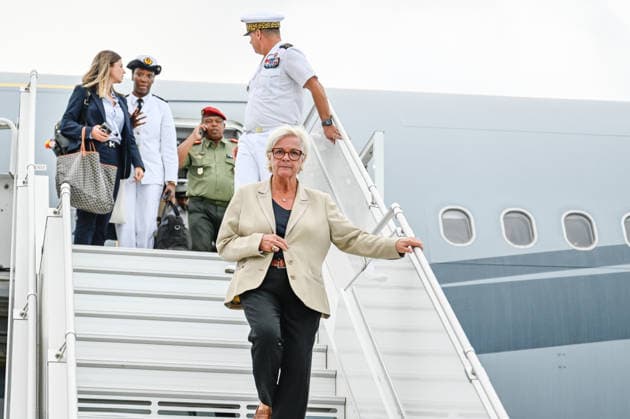 Catherine Vautrin visited Réunion on Monday as part of the Pegase 2026 mission at Air Base 181 at Roland Garros Airport in Sainte-Marie. the Minister of the Armed Forces and Veterans Affairs emphasized cooperation with countries in the region. She participated in an in-flight refueling of a Rafale from aboard a military Airbus. Catherine Vautrin visited Réunion on Monday as part of the Pegase 2026 mission. At Air Base 181 at Roland Garros Airport in Sainte Marie, the Minister of the Armed Forces and Veterans Affairs emphasized cooperation with countries in the region. She participated in an in-flight refueling of a Rafale from aboard a military Airbus. 460220 2026 10 05  Copyright: xPierrexMarchalx xAnakaoPressx xStarfacex STAR_460220_005