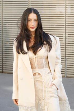 Maria Pedraza at the Zimmermann Women s Ready-to-Wear Spring Summer 2027 Collection fashion show during Paris Fashion Week on October 5, 2026. Christophe Aubert, Bestimage. Celebrities at the Zimmermann Women s Ready-to-Wear Spring Summer 2027 Collection fashion show during Paris Fashion Week, on October 5, 2026, Paris, France  Copyright: xChristophexAubertx xBestimagexChristophexAubertx xBestimagex