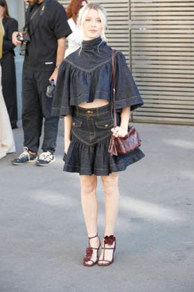 Maisie Peters at the Zimmermann Women s Ready-to-Wear Spring Summer 2027 Collection fashion show during Paris Fashion Week on October 5, 2026. Christophe Aubert, Bestimage. Celebrities at the Zimmermann Women s Ready-to-Wear Spring Summer 2027 Collection fashion show during Paris Fashion Week, October 5, 2026, Paris, France  Copyright: xChristophexAubertx xBestimagexChristophexAubertx xBestimagex