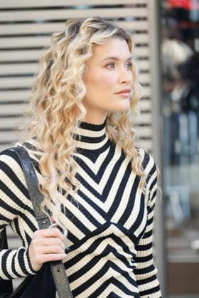 Chloe Lecareux at the Zimmermann Women s Ready-to-Wear Spring Summer 2027 Collection fashion show during Paris Fashion Week on October 5, 2026. Christophe Aubert, Bestimage. Celebrities at the Zimmermann Women s Ready-to-Wear Spring Summer 2027 Collection fashion show during Paris Fashion Week, October 5, 2026, Paris, France  Copyright: xChristophexAubertx xBestimagexChristophexAubertx xBestimagex