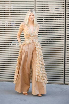 Devon Windsor at the Zimmermann Women’s Ready-to-Wear Spring Summer 2027 Collection fashion show during Paris Fashion Week on October 5, 2026. Christophe Aubert, Bestimage. Celebrities at the Zimmermann Women’s Ready-to-Wear Spring Summer 2027 Collection fashion show during Paris Fashion Week, October 5, 2026, Paris, France  Copyright: xChristophexAubertx xBestimagexChristophexAubertx xBestimagex
