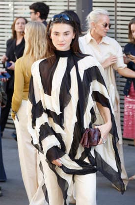 Guest at the Zimmermann Women’s Ready-to-Wear Spring Summer 2027 Collection fashion show during Paris Fashion Week on October 5, 2026. Christophe Aubert, Bestimage. Celebrities at the Zimmermann Women’s Ready-to-Wear Spring Summer 2027 Collection fashion show during Paris Fashion Week, October 5, 2026, Paris, France  Copyright: xChristophexAubertx xBestimagexChristophexAubertx xBestimagex