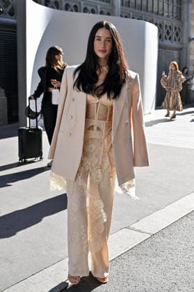 PFW Zimmermann Outside Arrivals Maria Pedraza arriving at Zimmermann show during Paris Fashion Week, in Paris, France on 5 October 2026. Photo by Julien Reynaud APS-Medias ABACAPRESS.COM Paris France  Copyright: xReynaudxJulien APS-Medias ABACAx