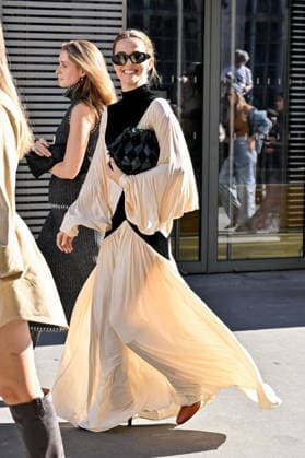 PFW Zimmermann Outside Arrivals Zoey Deutch arriving at Zimmermann show during Paris Fashion Week, in Paris, France on 5 October 2026. Photo by Julien Reynaud APS-Medias ABACAPRESS.COM Paris France  Copyright: xReynaudxJulien APS-Medias ABACAx
