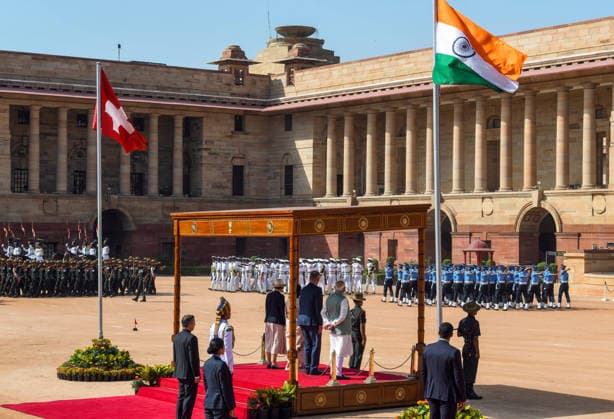 Ceremonial reception for Swiss President Guy Parmelin New Delhi, Oct 05 (ANI): Swiss Confederation President Guy Parmelin being accorded a ceremonial reception in the presence of President Droupadi Murmu and Prime Minister Narendra Modi at the Forecourt of Rashtrapati Bhavan, in New Delhi on Monday. NEW DELHI Delhi India Copyright: xANIx ANI_20261005061