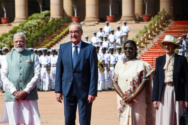 Ceremonial reception for Swiss President Guy Parmelin New Delhi, Oct 05 (ANI): Swiss Confederation President Guy Parmelin, along with his wife, Caroline Merotto, poses for a picture with President Droupadi Murmu and Prime Minister Narendra Modi during a ceremonial reception at the Forecourt of Rashtrapati Bhavan, in New Delhi on Monday. NEW DELHI Delhi India Copyright: xANIx ANI_20261005070