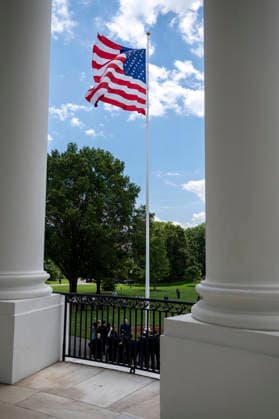 October 5, 2026, Washington, Dc, United States of America: An American flag flies from a newly installed flagpole on the South Lawn of the White House, with the Washington Monument in the distance, June 18, 2025 in Washington, D.C. The flag was raised on one of two new flagpoles Trump had installed on the North and South Lawns of the White House, which he said he paid for personally. Washington United States of America - ZUMAp138 20261005_zaa_p138_077 Copyright: xMollyxRiley WhitexHousex