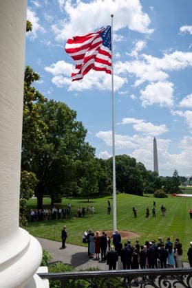 October 5, 2026, Washington, Dc, United States of America: An American flag flies from a newly installed flagpole on the South Lawn of the White House, with the Washington Monument in the distance, June 18, 2025 in Washington, D.C. The flag was raised on one of two new flagpoles Trump had installed on the North and South Lawns of the White House, which he said he paid for personally. Washington United States of America - ZUMAp138 20261005_zaa_p138_062 Copyright: xMollyxRiley WhitexHousex