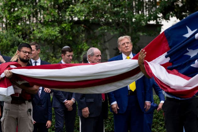 October 5, 2026, Washington, Dc, United States of America: An American flag is raised on a newly installed flagpole on the South Lawn of the White House as U.S. President Donald Trump, family members and guests look on, June 18, 2025 in Washington, D.C. The flag was raised on one of two new flagpoles Trump had installed on the North and South Lawns of the White House, which he said he paid for personally. Washington United States of America - ZUMAp138 20261005_zaa_p138_064 Copyright: xAndreaxHanks WhitexHousex