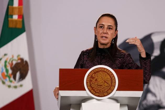 October 5, 2026: TO-45353- Ciudad de M& xe9;xico. 2026-10 -05. Claudia Sheinbaum Pardo, President of Mexico, during the daily morning press conference in the Treasury Room of the National Palace in Mexico City. Alejandro God& xcd;nez Clasos.com.mx  - ZUMAcs4_ 20261005_faa_cs4_080 Copyright: xAlejandroxGod& Xed;Nezx