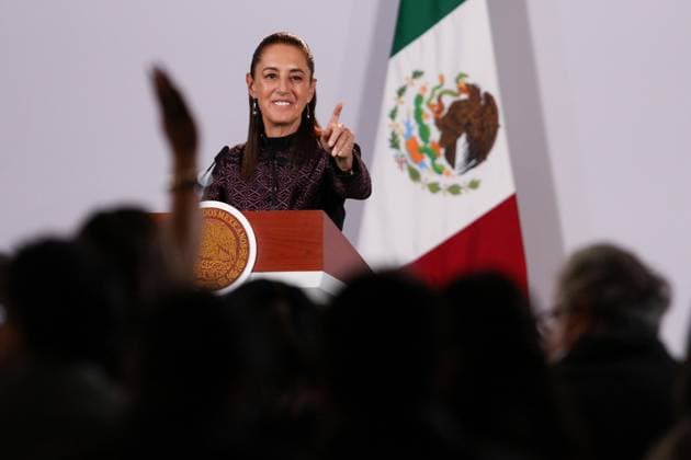 October 5, 2026: TO-45353- Ciudad de M& xe9;xico. 2026-10 -05. Claudia Sheinbaum Pardo, President of Mexico, during the daily morning press conference in the Treasury Room of the National Palace in Mexico City. Alejandro God& xcd;nez Clasos.com.mx - ZUMAcs4_ 20261005_faa_cs4_034 Copyright: xAlejandroxGod& Xed;Nezx